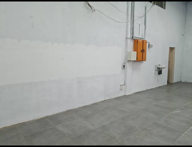 84M² RETAIL RENTED IN HALFWAY HOUSE